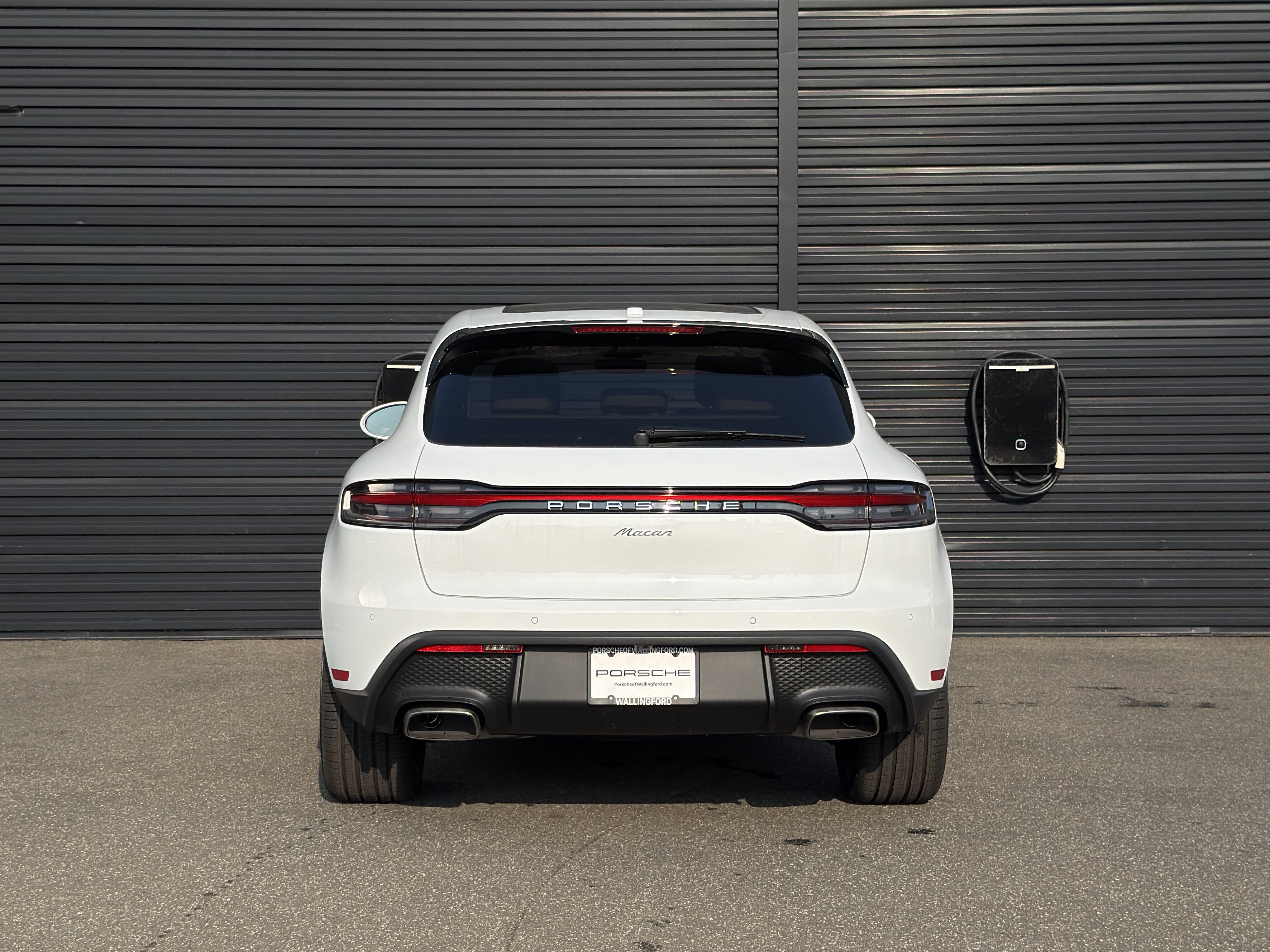 Certified 2025 Porsche Macan AWD/4WD image 7