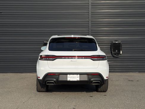 Certified 2025 Porsche Macan AWD/4WD image 7