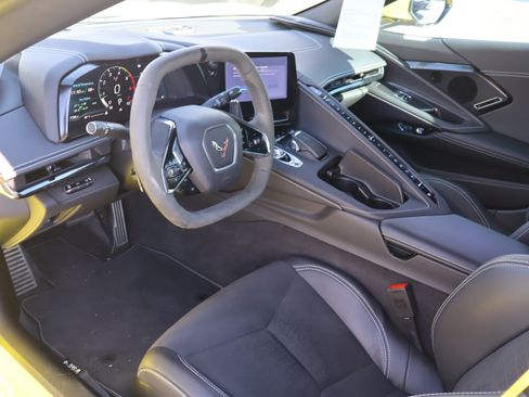 Used 2024 Chevrolet Corvette Stingray Preferred Cpe w/ Z51 Performance Package image 12