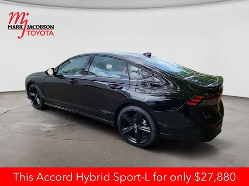 Used 2023 Honda Accord Sport image 14