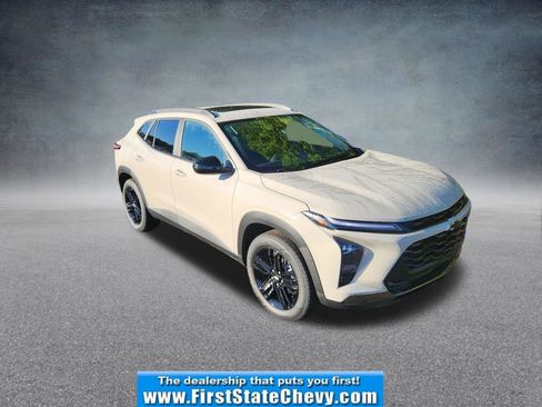 New 2026 Chevrolet Trax ACTIV w/ Sunroof Package FWD image 1