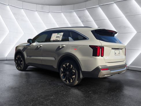 New 2026 Kia Sorento EX w/ EX Premium Package FWD image 3