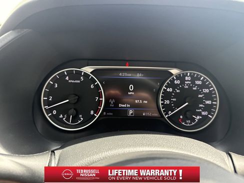 New 2025 Nissan Sentra SR image 11