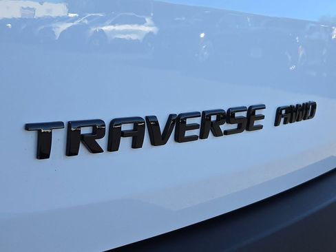 Used 2023 Chevrolet Traverse LT w/ Midnight/Sport Edition image 24