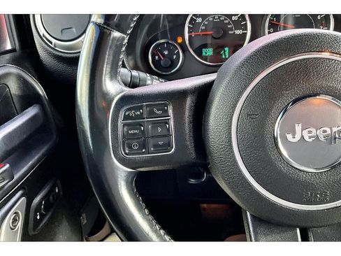 Used 2015 Jeep Wrangler Unlimited Sahara w/ Connectivity Group image 20