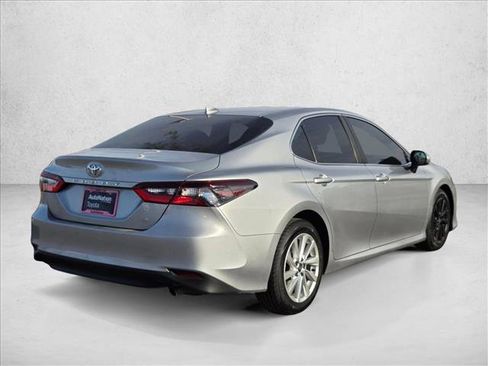 Used 2021 Toyota Camry LE w/ Carpet Mat Package (TMS) image 5