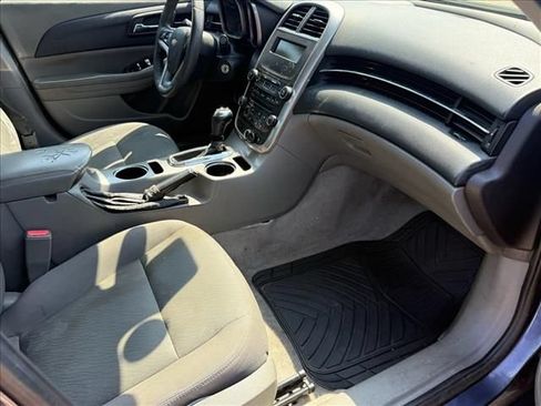 Used 2015 Chevrolet Malibu LS FWD image 18