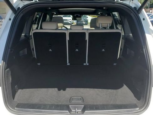 Used 2024 Mercedes-Benz GLB 250 4MATIC image 9