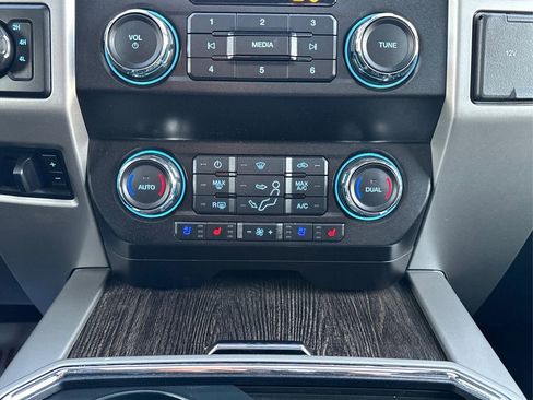 Used 2020 Ford F250 Lariat w/ Lariat Ultimate Package image 32