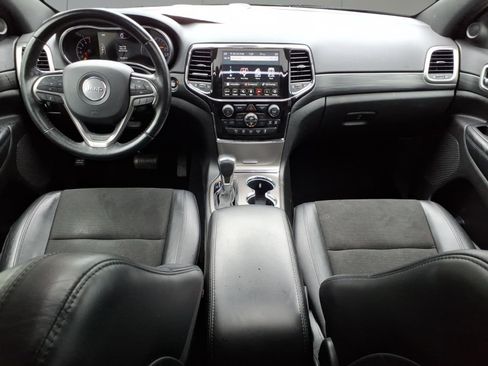 Used 2021 Jeep Grand Cherokee Laredo X AWD/4WD image 6