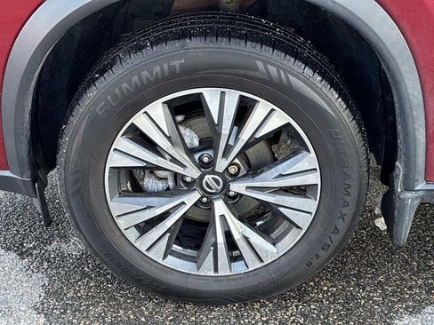 Certified 2021 Nissan Rogue SV image 18