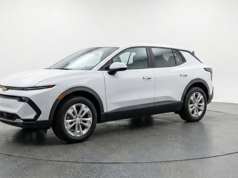 Used 2025 Chevrolet Equinox LT FWD image 3