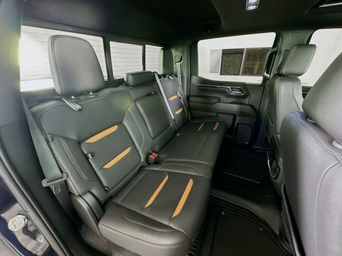 Used 2023 GMC Sierra 1500 AT4 w/ Technology Package AWD/4WD image 34