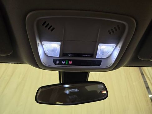 Used 2021 Chevrolet Malibu LT image 24