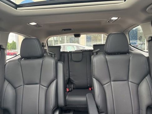 Used 2024 Subaru Ascent Touring w/ Popular Package #2 AWD/4WD image 14
