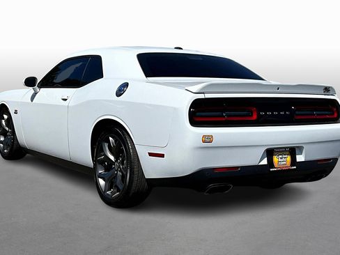 Used 2015 Dodge Challenger R/T w/ Quick Order Package 22B R/T image 11
