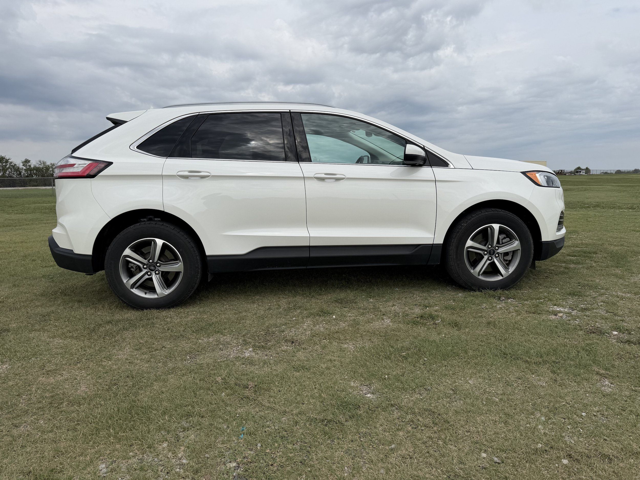 Used 2023 Ford Edge SEL w/ Convenience Package AWD/4WD image 2