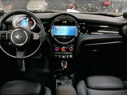 Used 2024 MINI Cooper SE image 17