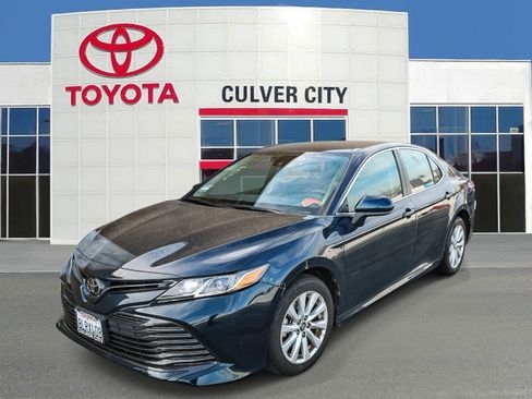 Used 2019 Toyota Camry LE image 1