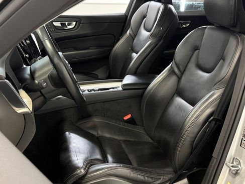 Used 2021 Volvo XC60 T6 Inscription image 18