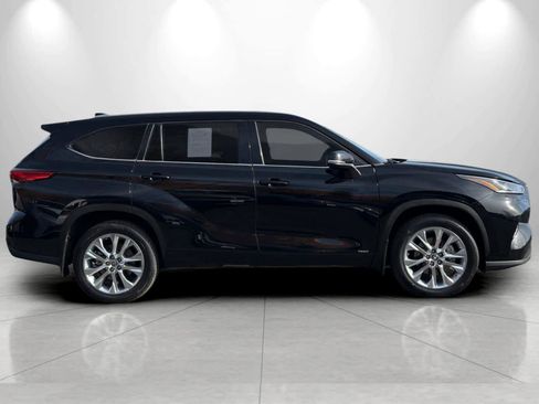 Used 2023 Toyota Highlander Limited image 8