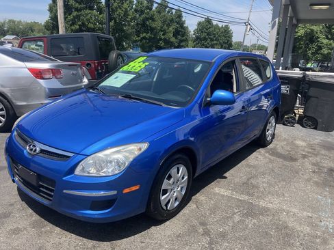Used 2010 Hyundai Elantra GLS FWD image 3