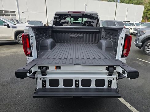 Used 2026 GMC Sierra 1500 SLT w/ SLT Premium Plus Package AWD/4WD image 15