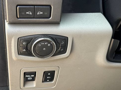 Used 2020 Ford F150 XLT w/ Equipment Group 302A Luxury AWD/4WD image 22