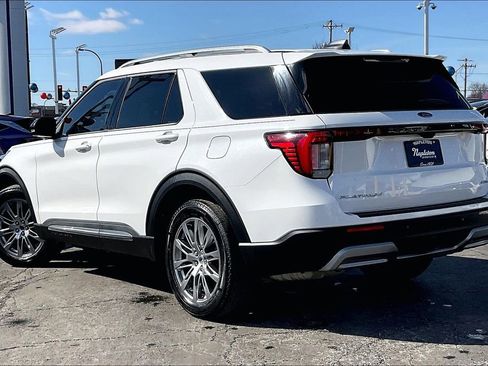 Used 2026 Ford Explorer Platinum image 9