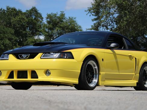 Used 2001 Ford Mustang GT RWD image 3