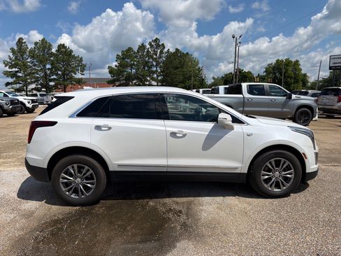 Used 2023 Cadillac XT5 Premium Luxury w/ Technology Package AWD/4WD image 6