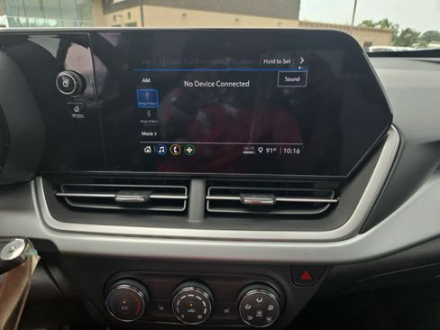 Used 2024 Chevrolet Trax RS w/ Driver Confidence Package FWD image 16