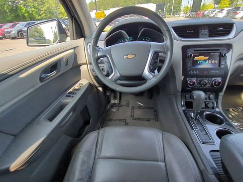 Used 2015 Chevrolet Traverse LT FWD image 15