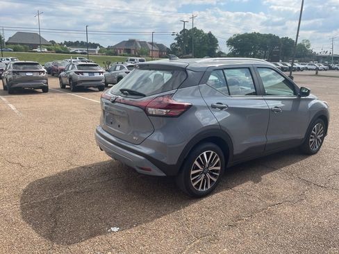 Used 2023 Nissan Kicks SV w/ Interior Electronics Package image 11