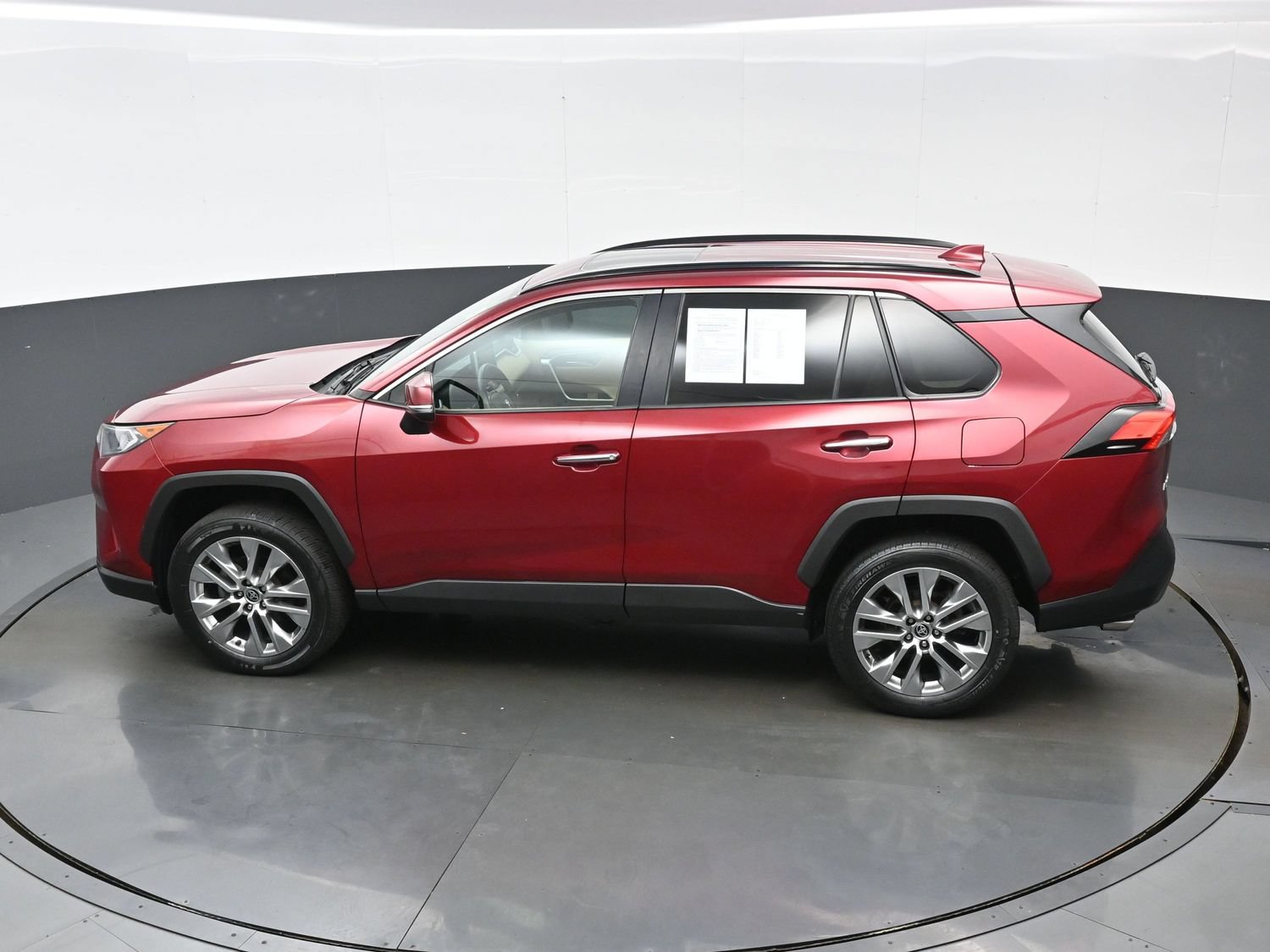 Used 2021 Toyota RAV4 Limited AWD/4WD image 38
