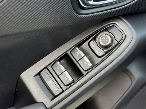 Used 2025 Subaru Crosstrek 2.5i Limited w/ Popular Package #3A image 15