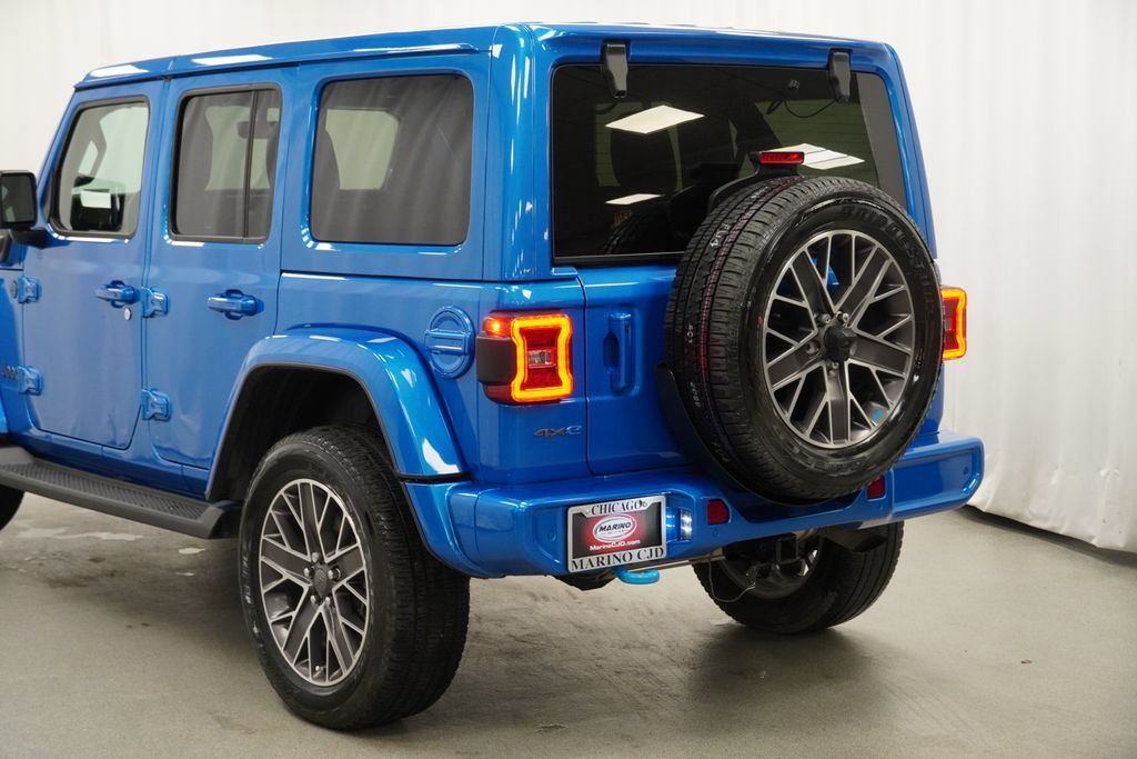 Certified 2023 Jeep Wrangler Unlimited Sahara AWD/4WD image 27