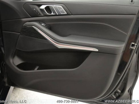 Used 2022 BMW X7 xDrive40i w/ M Sport Package image 48