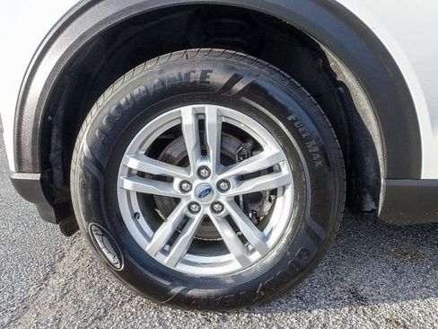 Used 2020 Ford Explorer XLT w/ Comfort Package image 16