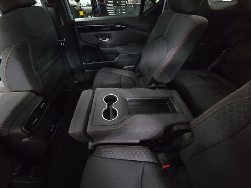Used 2025 Honda Pilot Sport image 21