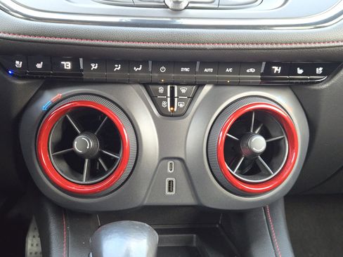 Used 2021 Chevrolet Blazer RS w/ Enhanced Convenience Package image 21