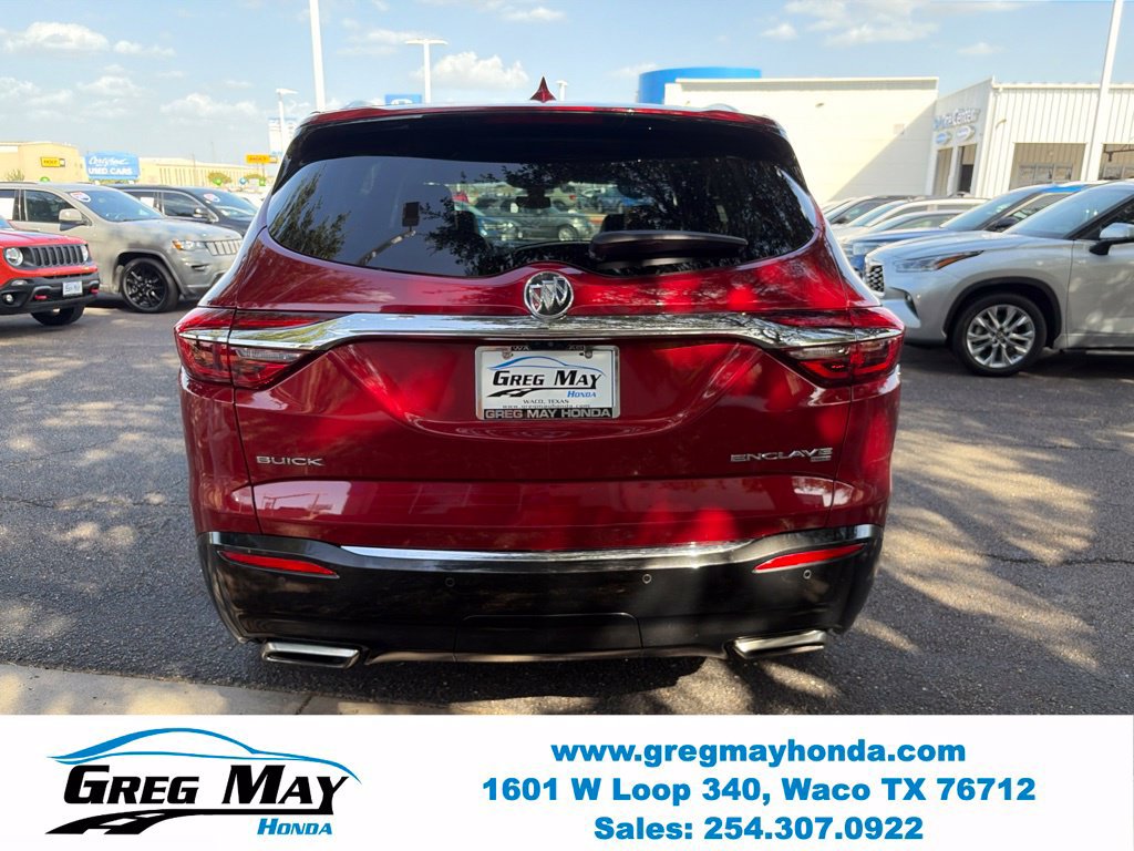 Used 2018 Buick Enclave Premium w/ LPO, Hit The Road Package AWD/4WD image 7