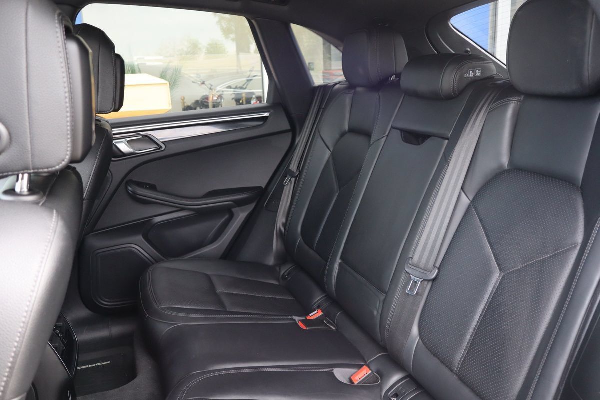 Used 2020 Porsche Macan AWD/4WD image 11
