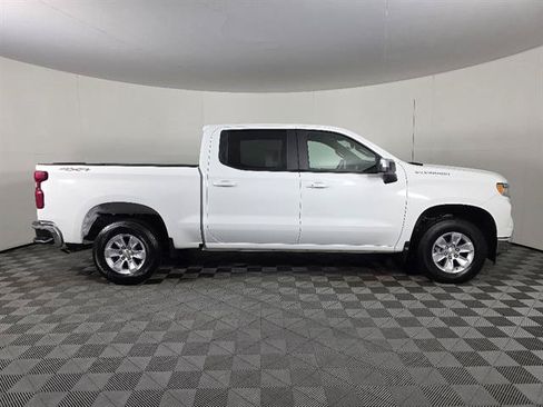 Used 2025 Chevrolet Silverado 1500 LT AWD/4WD image 2