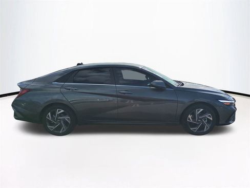 New 2026 Hyundai Elantra Limited image 4
