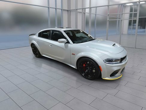 Used 2022 Dodge Charger Scat Pack RWD image 2