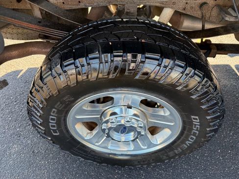 Used 2006 Ford F350 Lariat AWD/4WD image 9