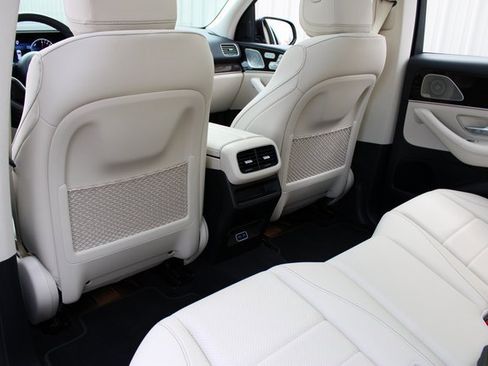 Used 2024 Mercedes-Benz GLE 450e 4MATIC w/ Warmth & Comfort Package image 11