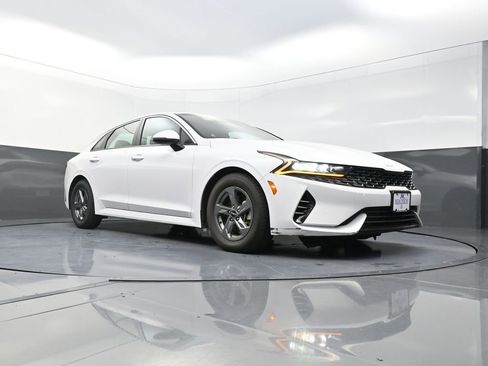Used 2023 Kia K5 LXS image 23
