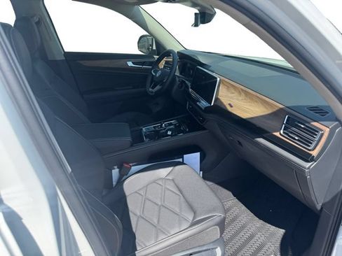 New 2026 Volkswagen Atlas SE FWD image 14